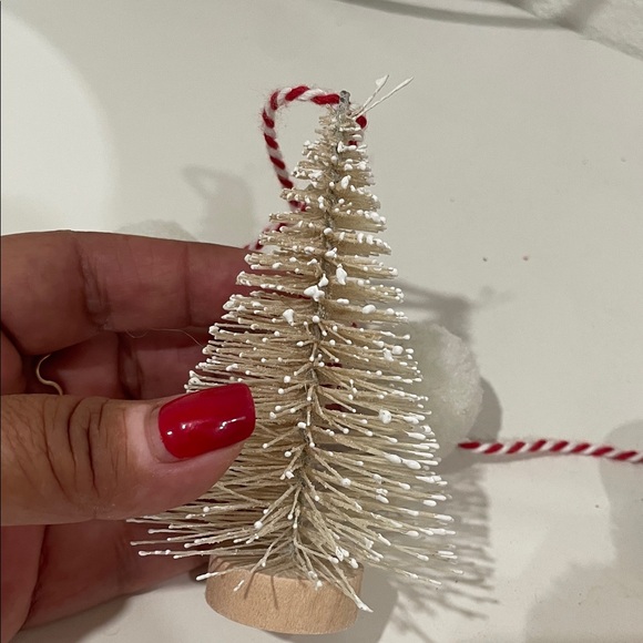 ☄️ 2/$10 ☄️Mudpie Snowman and Tree Garland - Picture 5 of 5